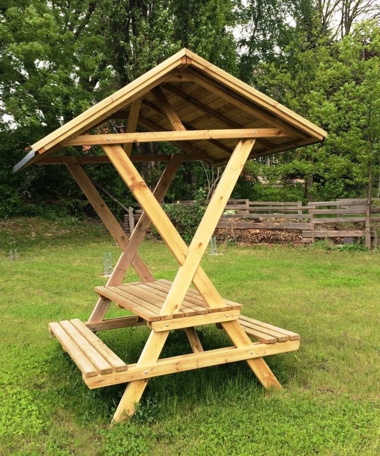 Massiver Picknicktisch mit Holzdach & Pappschindeln Mega Holz