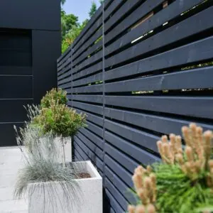 Sichtschutzzaun Rhombus Kiefer grau lasiert Detail