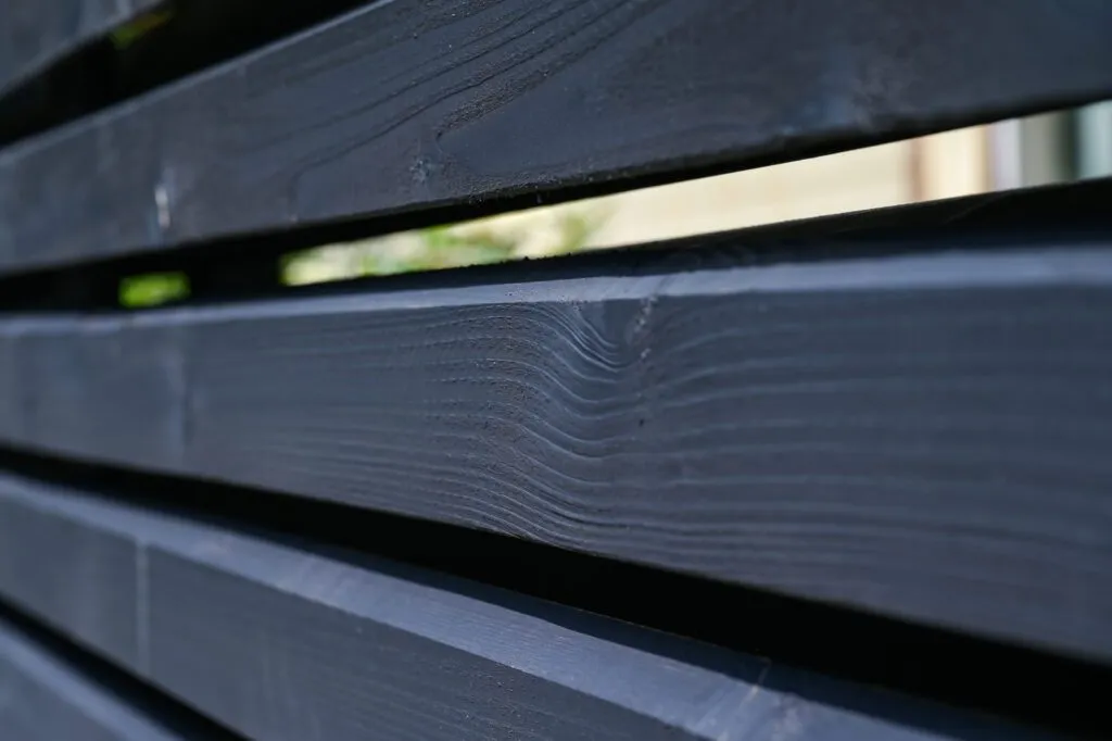 Sichtschutzzaun Rhombus Kiefer grau lasiert Detail